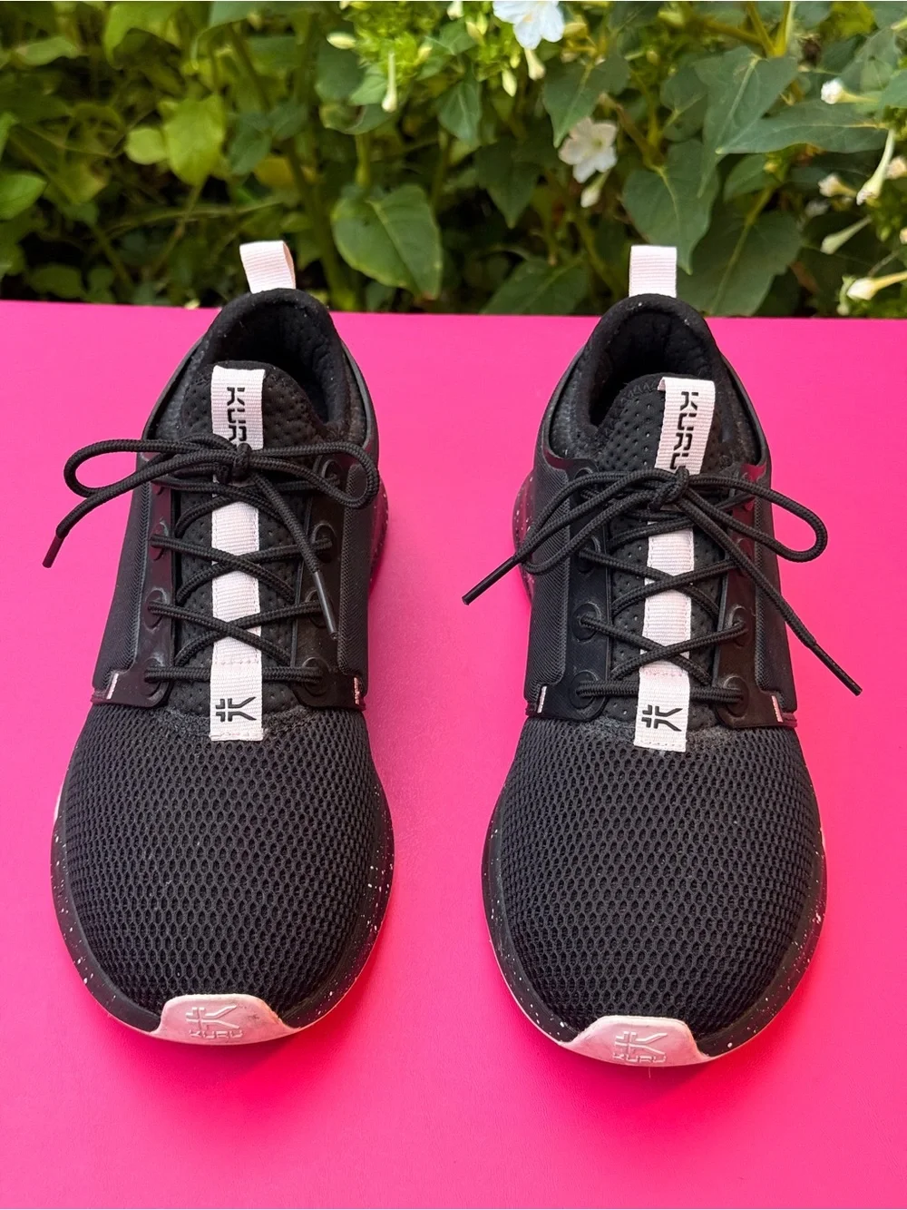 KURU Atom Black White Mesh Athletic Running Walking Shoes Sneakers Womens Size 8